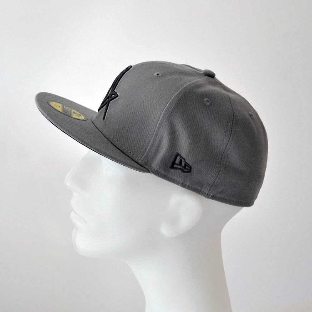 Image of New Era 5950 Fitted Cap - Grey