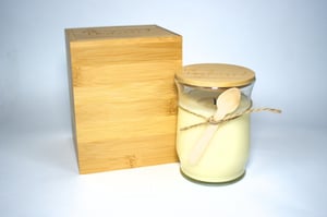 Image of Body Moisturizing Candle with Bamboo Box 11oz