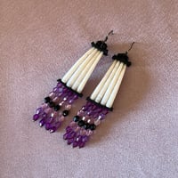 Image 4 of One tier Dentalium earrings (black & purple)