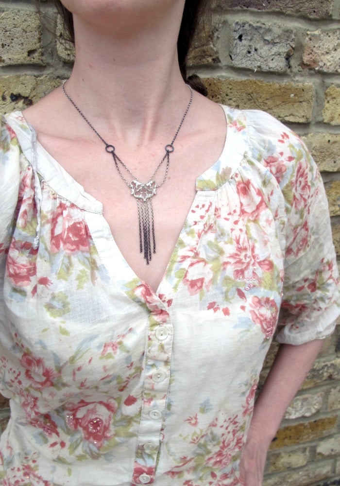 Image of {NEW} Iseult Crest Necklace