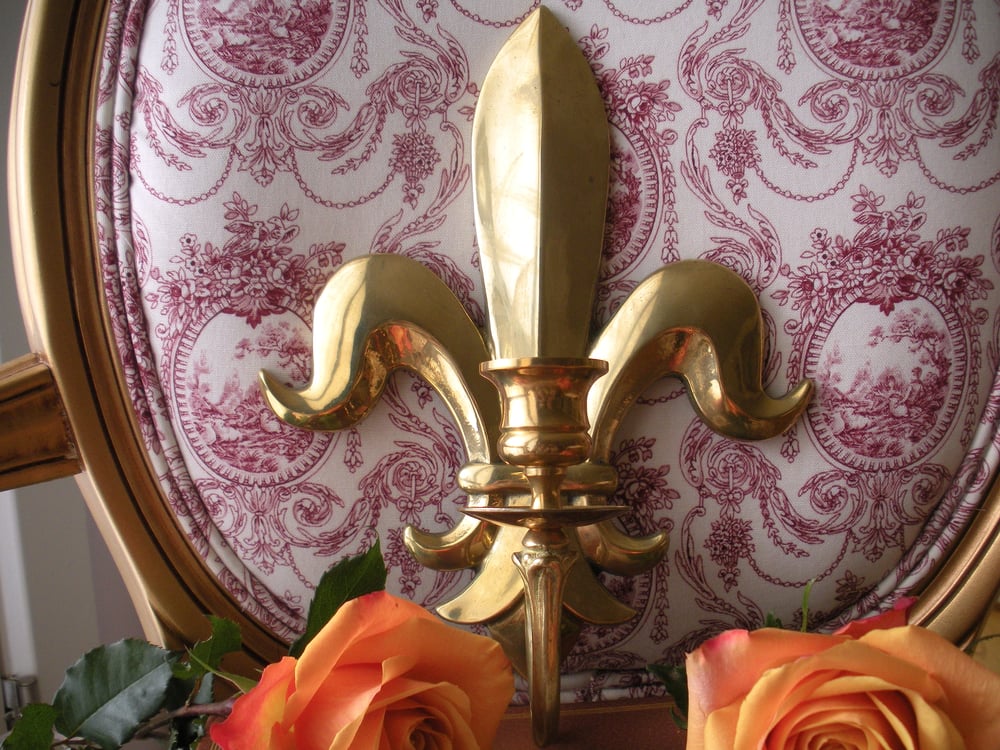 Image of Fleur de lis sconce