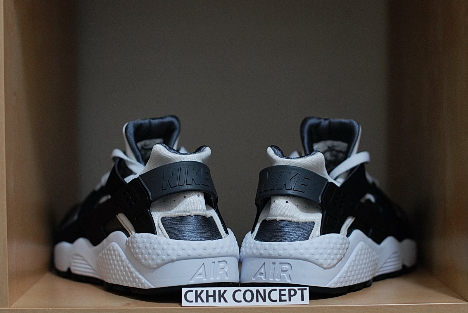 Nike air sales huarache oreo