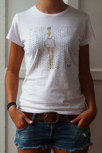 Image of Camiseta "tacones cercanos"