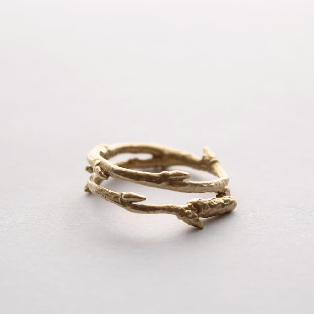 Image of 9ct gold Arctic twig ring