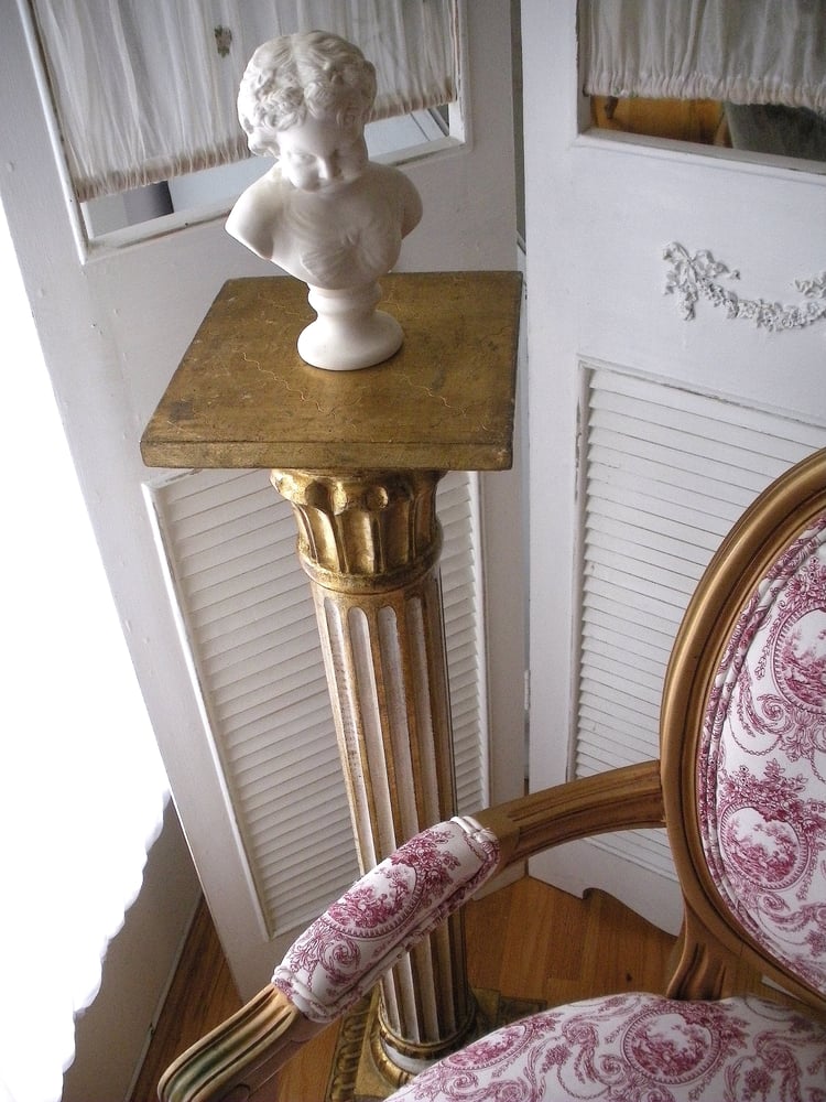 Image of Florentine Pedestal