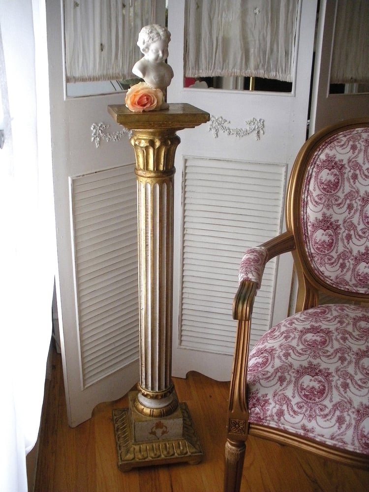 Image of Florentine Pedestal