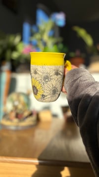 Image 6 of Sunflower mug 02