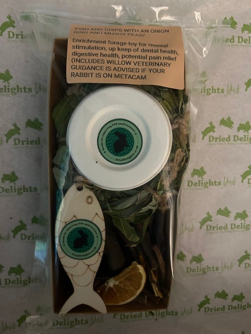 Image of Fish and chips, onion ring and mushy peas (FAKEAWAY RANGE)