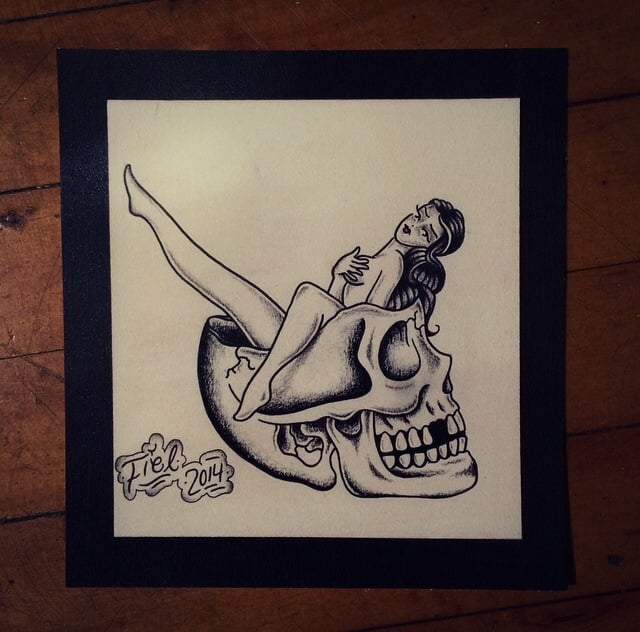 Image of Pinup in skull