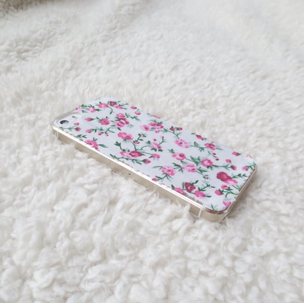 Image of Pink and white floral fabric phone case for iPhone 5/5s