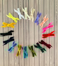 Image 1 of Velvet fringe clip