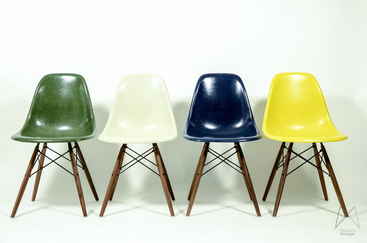 Modern Vintage - Original Eames Furniture — Eames HM polyester stoelen stuhle set of colours chairs
