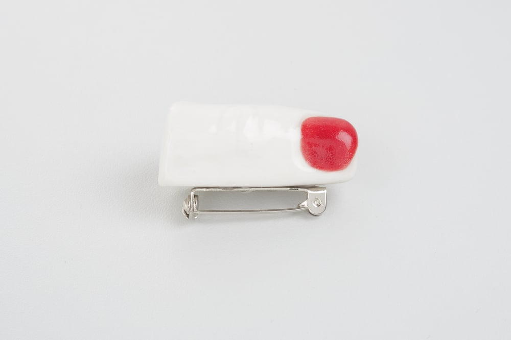 Image of Finger Brooch / Red