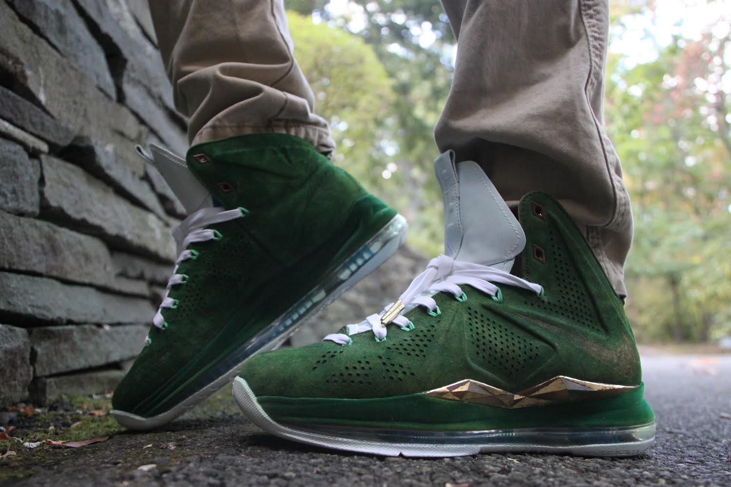 Lebron hotsell svsm shoes