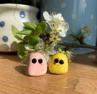 Image 1 of Mini Egg Guy Small (Pink or Yellow) Standing Decoration (seconds)