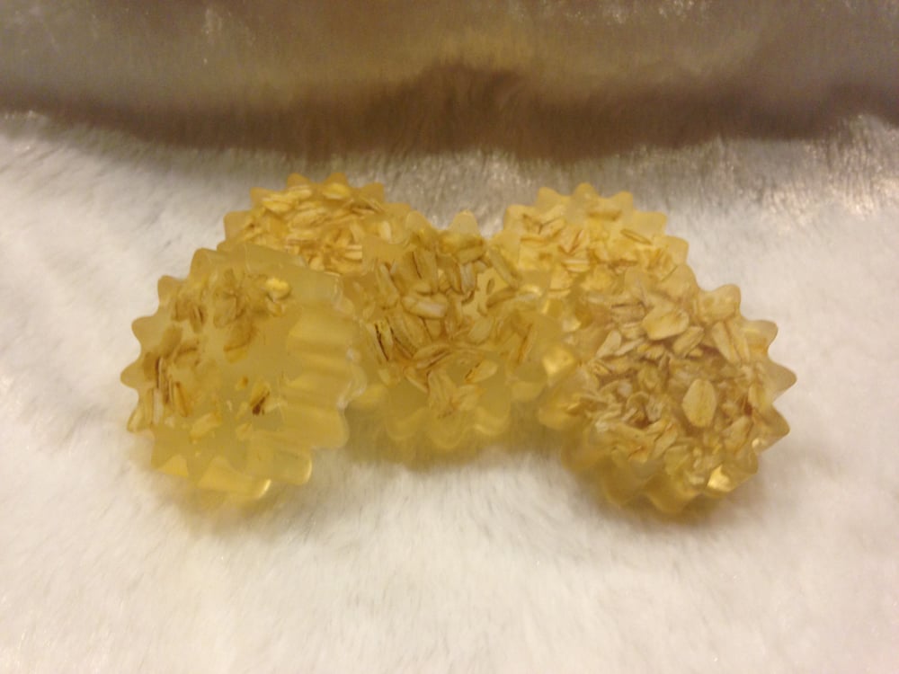 Image of Almond, Honey and Oatmeal Guest Soap