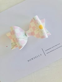 daisy butterfly bow 