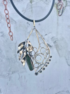 Spring pendant 