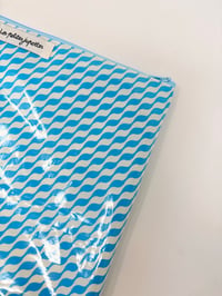 Image 2 of Pochette à maillots vagues bleu clair