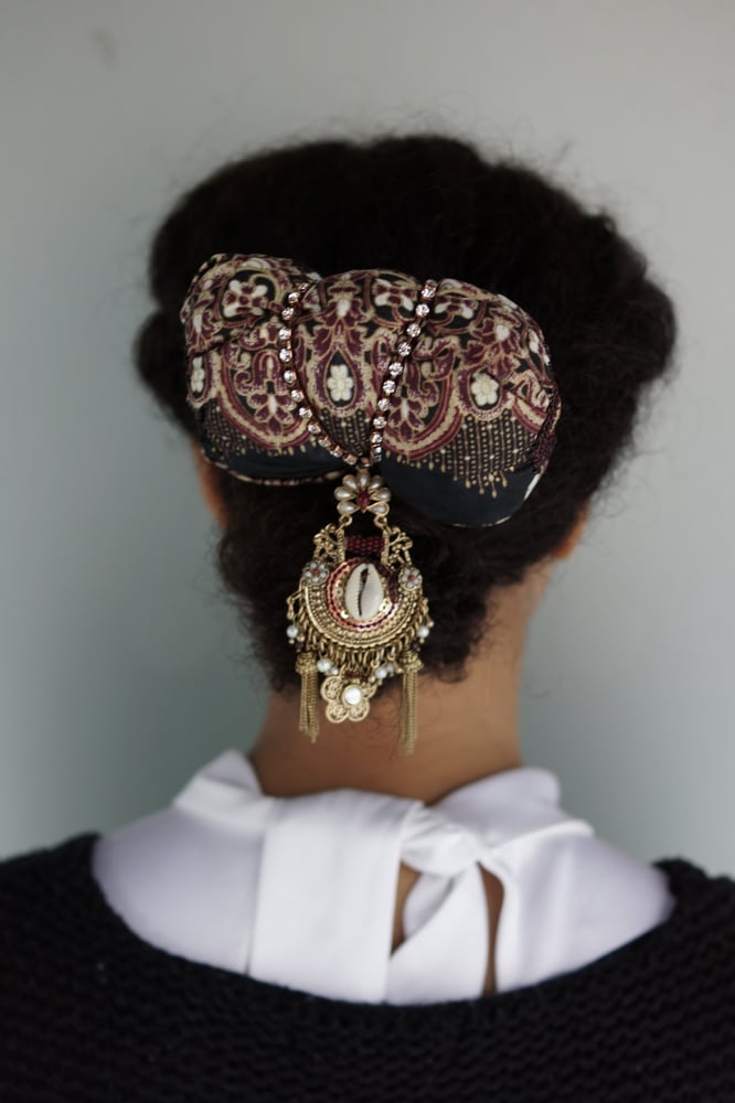 Image of Orient Headpiece on Comb
