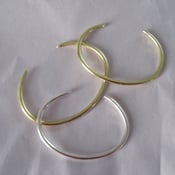 Image of simple wire cuff