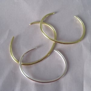 Image of simple wire cuff