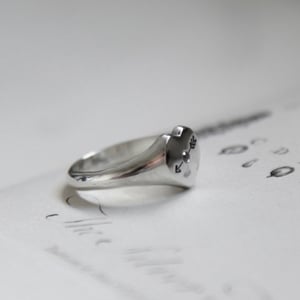 Image of *SALE* heart arrow signet ring with diamond