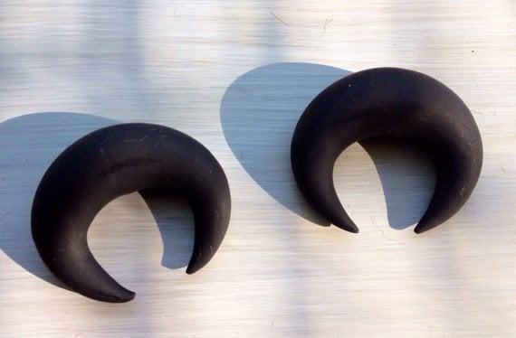 Image of Solid Black Pinchers for Stretched Ears (5mm - 1 inch)