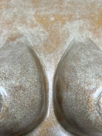 Image 4 of Pat relief beige