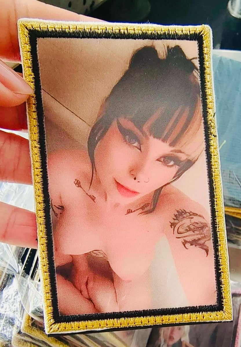 Sweetmuffins The BustyPins Store