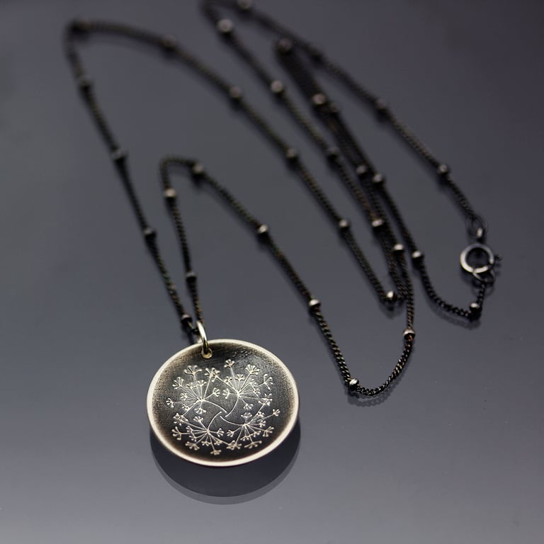 Silver Queen Anne's Lace necklace Image 4