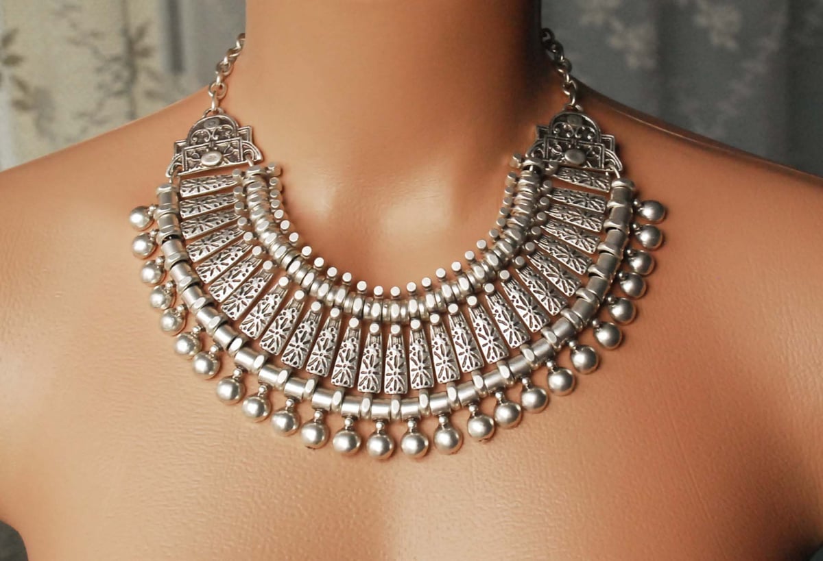 N104 Silver plated metal necklace, authentic necklace / Gobish