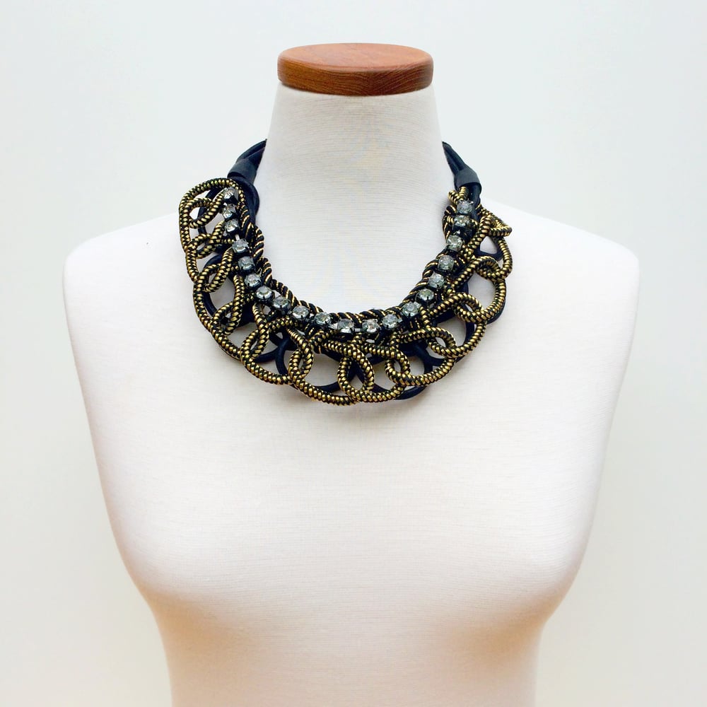 Image of Lovely Loop Metallic Necklace