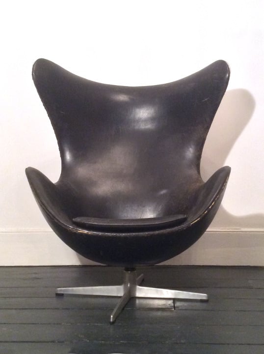 Image of Early Egg Chair by Arne Jacobsen