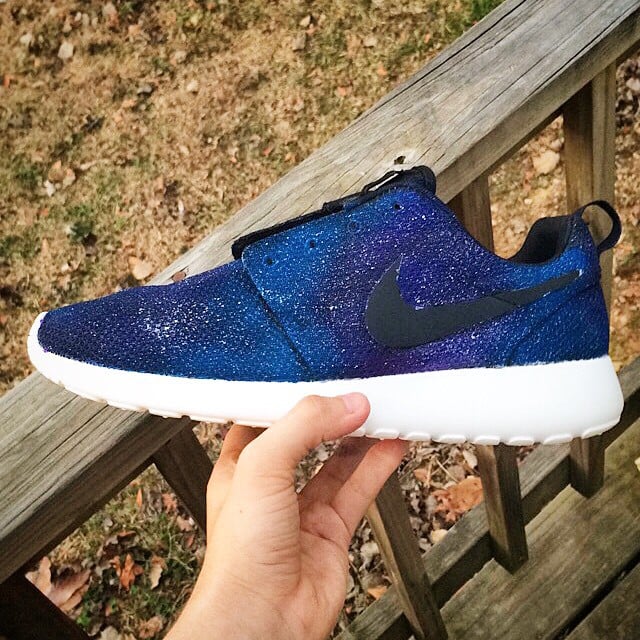 white roshes with black swoosh