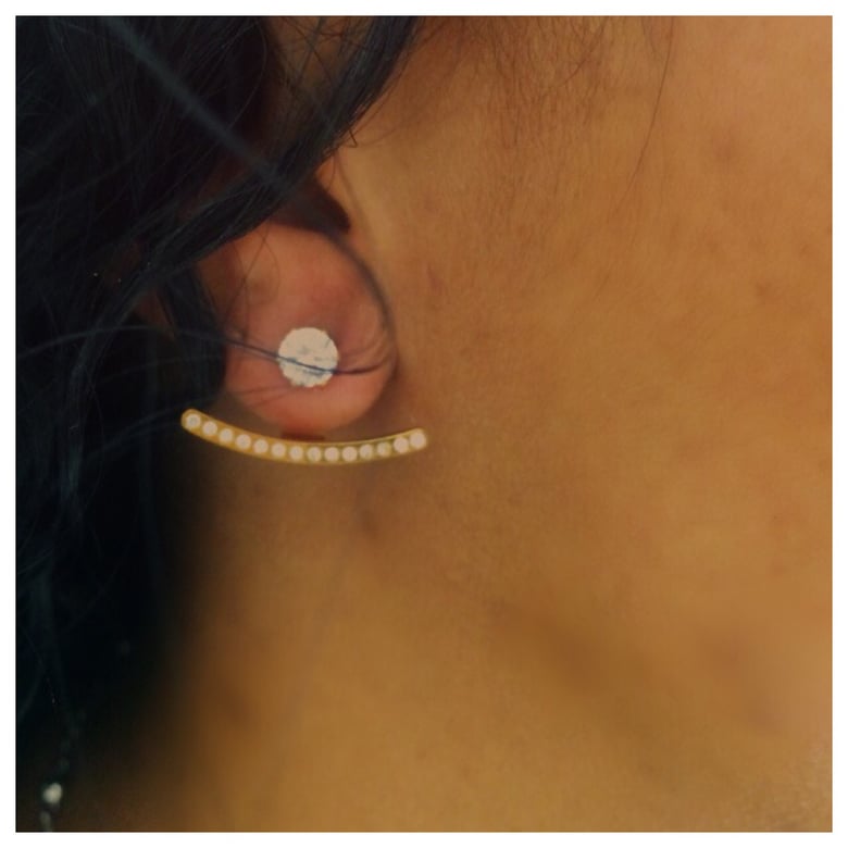 Image of Scoop stud earring