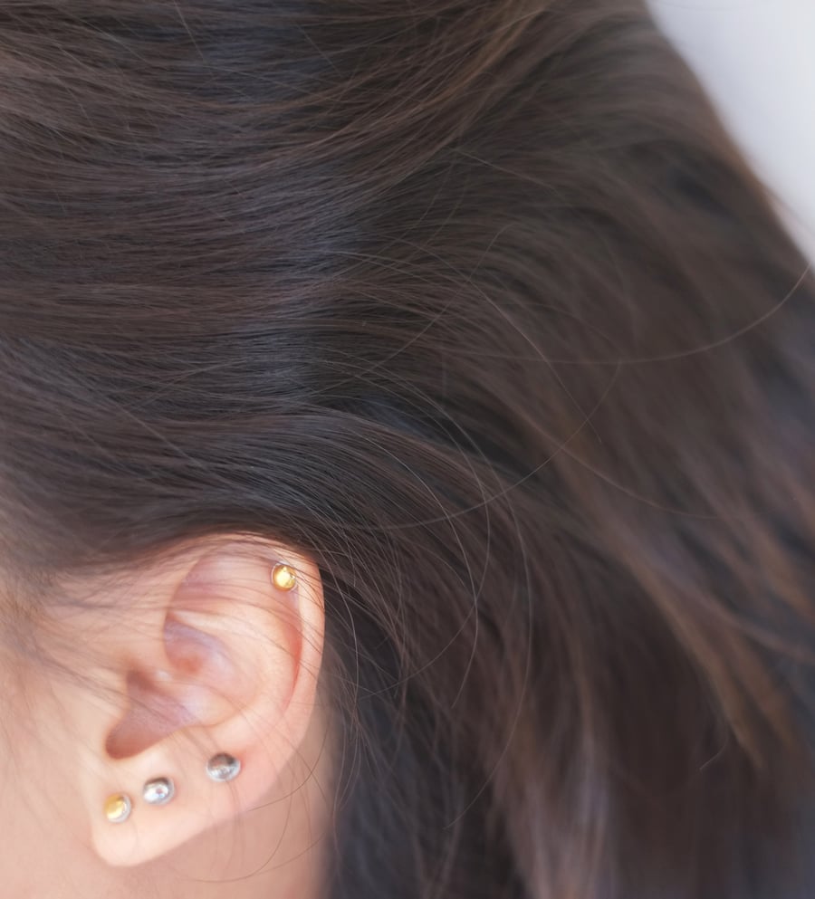Image of 14k gold dot earring