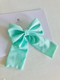 Mint bow 