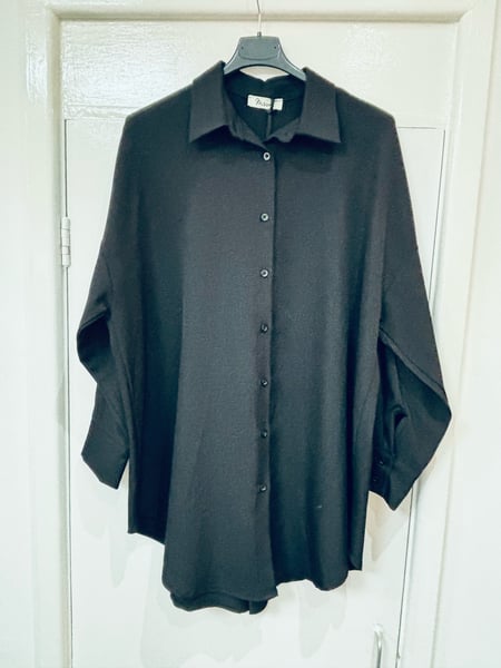 Image of LONG LINE CLASSIC SHIRT￼