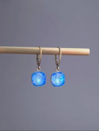 Image 1 of Dormeuses cristal bleu