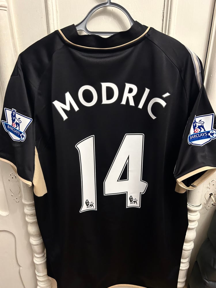 Image of PRE ORDER: Tottenham Hotspur “MODRIĆ 14” 2008/09 Third Shirt + PL patches (XXL)