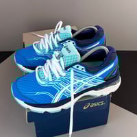 Image 4 of size: us7.5 uk5 eu38.5/39 cm24.5
