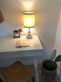 Image 2 of Lampe blanche vintage 