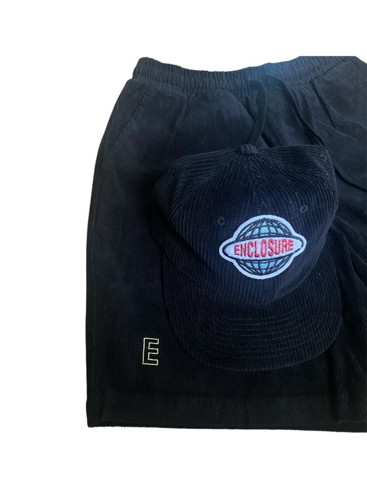 Corduroy Shorts (needle thin / black)