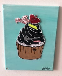 Image 2 of Cupcake 