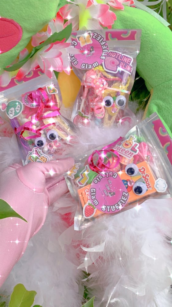 Image of 👀Cutesie Glam Wiggly Stuffed Bagz