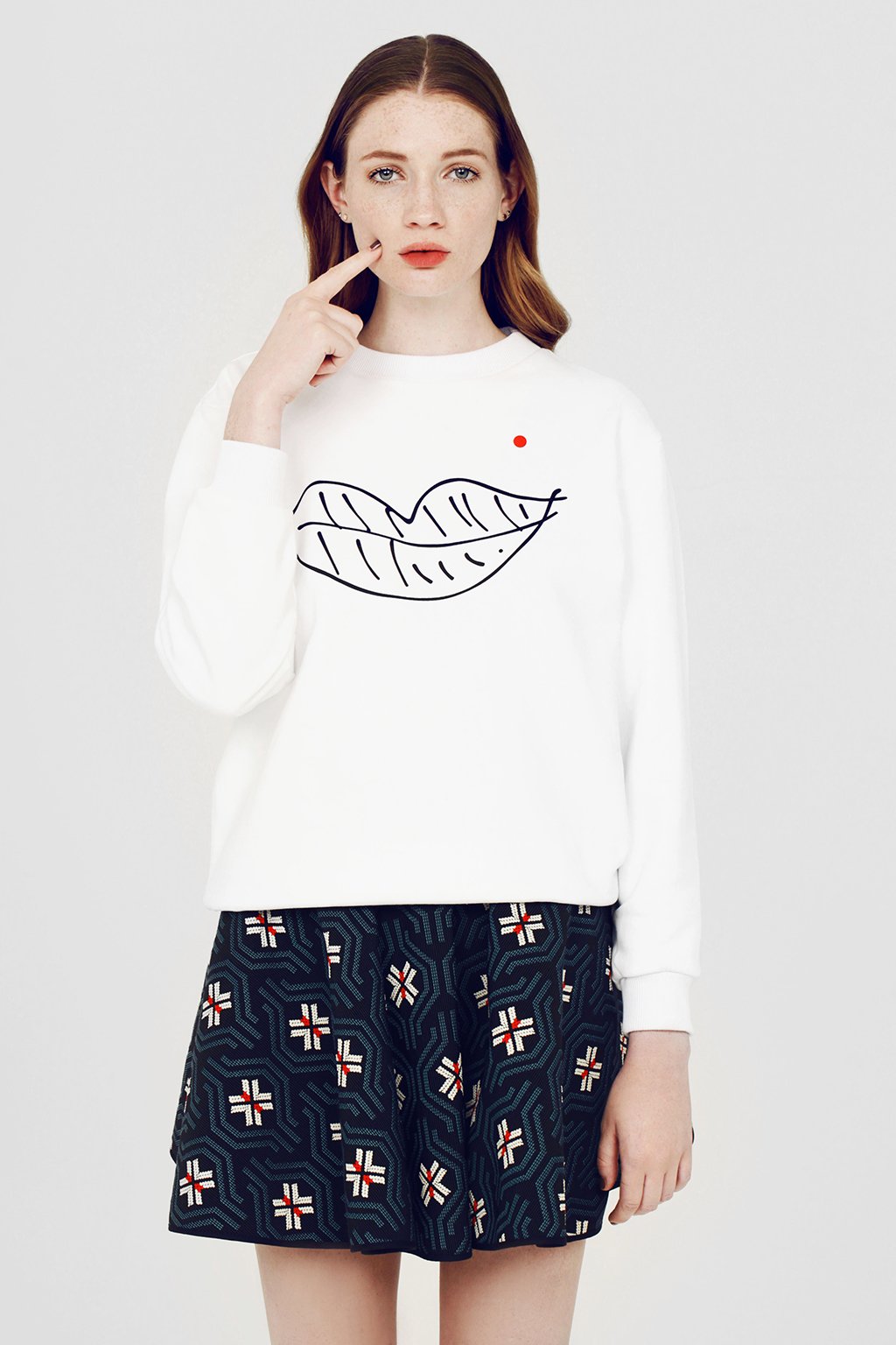 white sweatshirt with lips