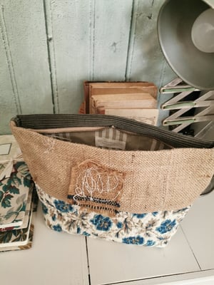 Image of Grande Trousse en piqué et jute {T30-42.9}