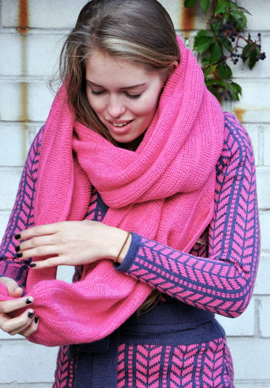Image of Sleeve scarf medium pink