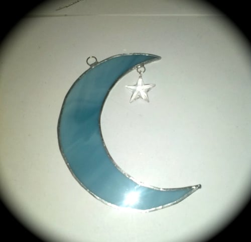 Image of Cresent moon w/hanging star